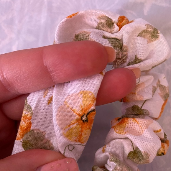 Handmade tiny pumpkin 🎃 scrunchie!! - Picture 3 of 5